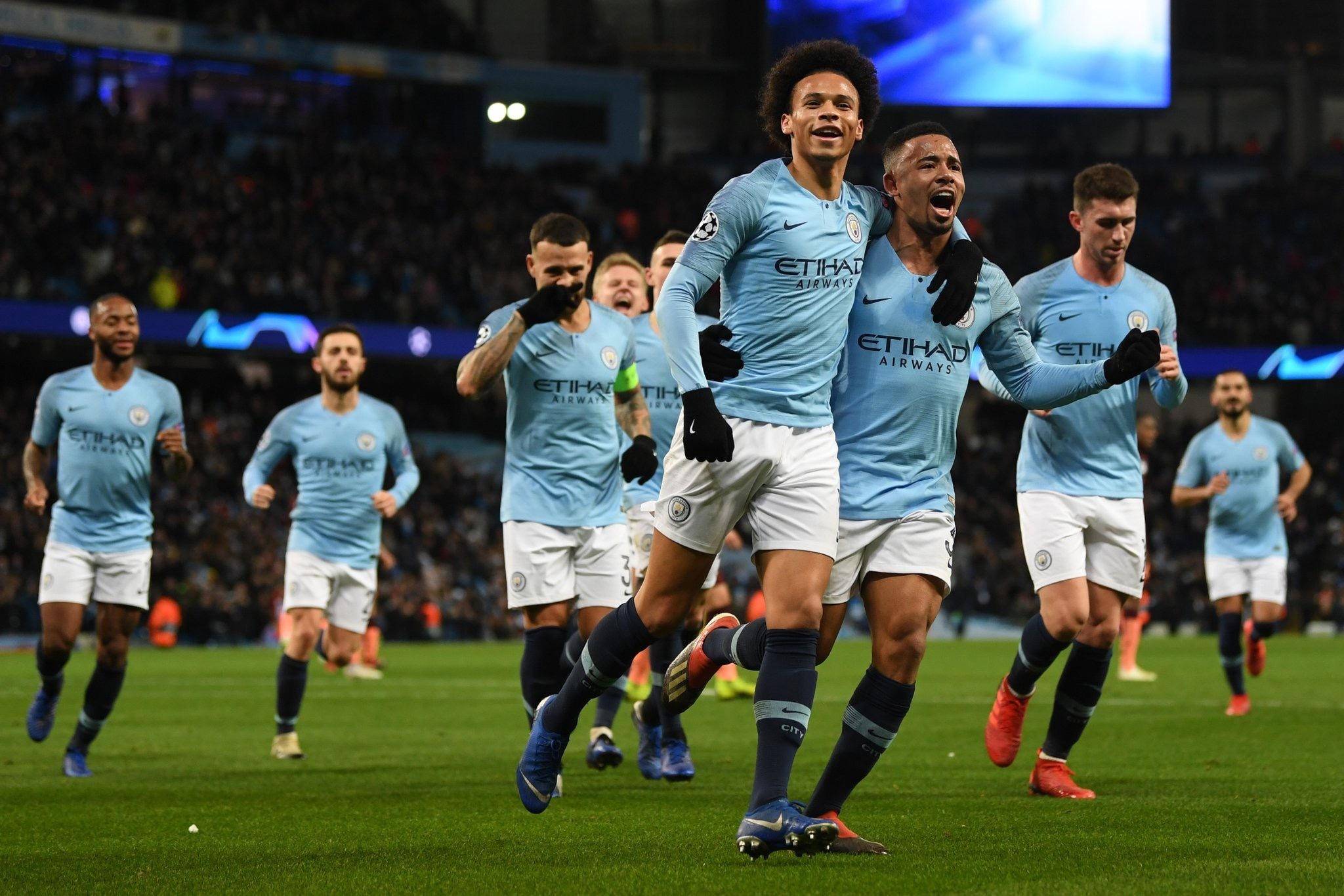 与机遇并存 与机遇并存