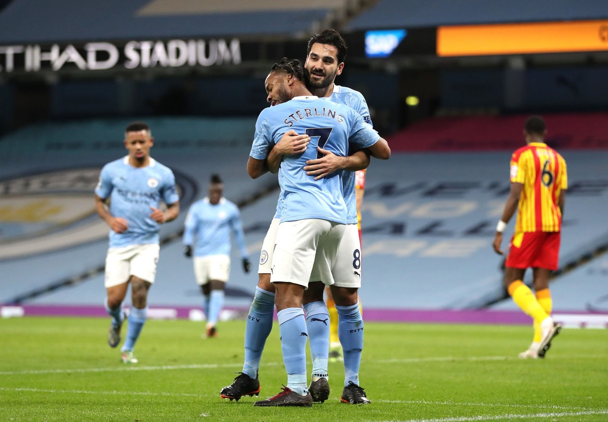 支球队来说 支球队来说